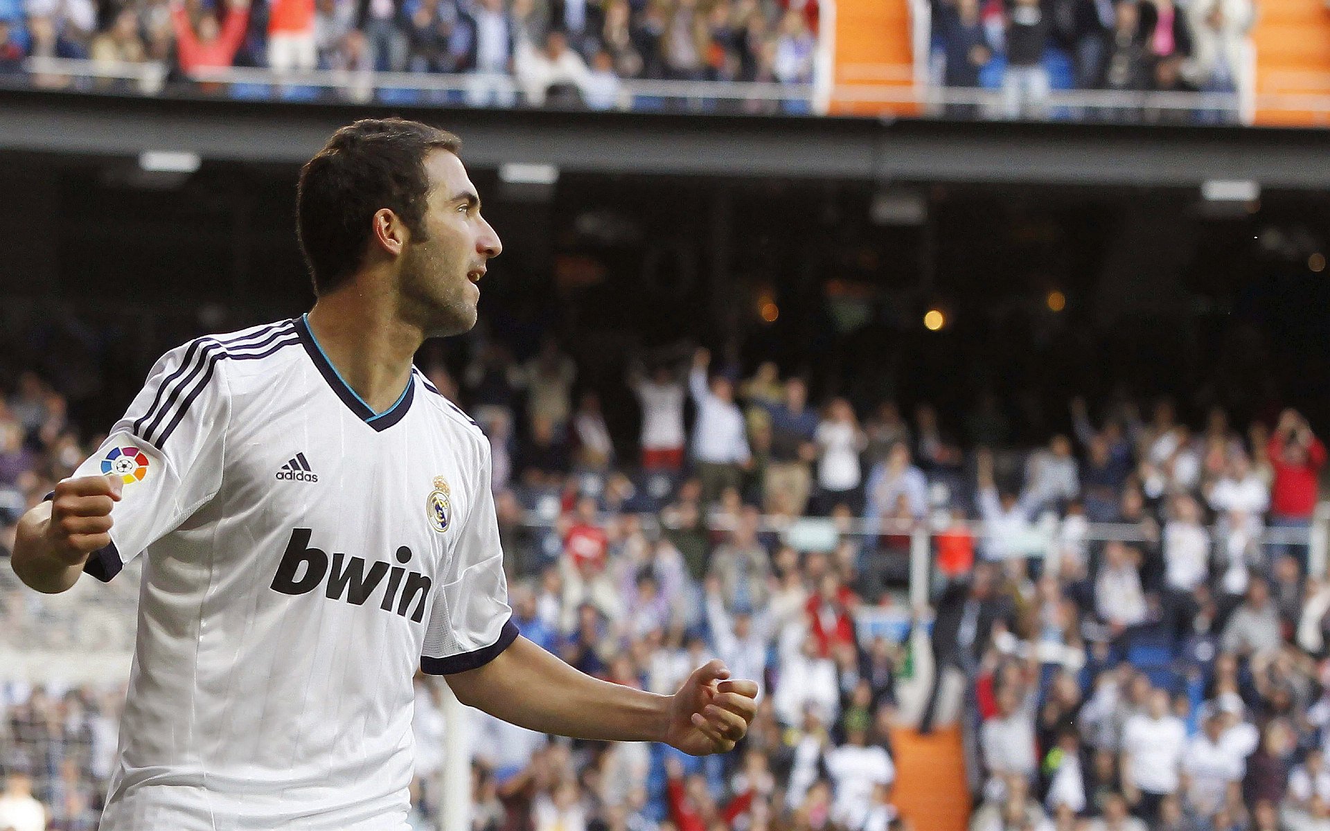 凯恩5700万解约金明年生效,或将加盟巴萨替代莱万,凯恩转会消息